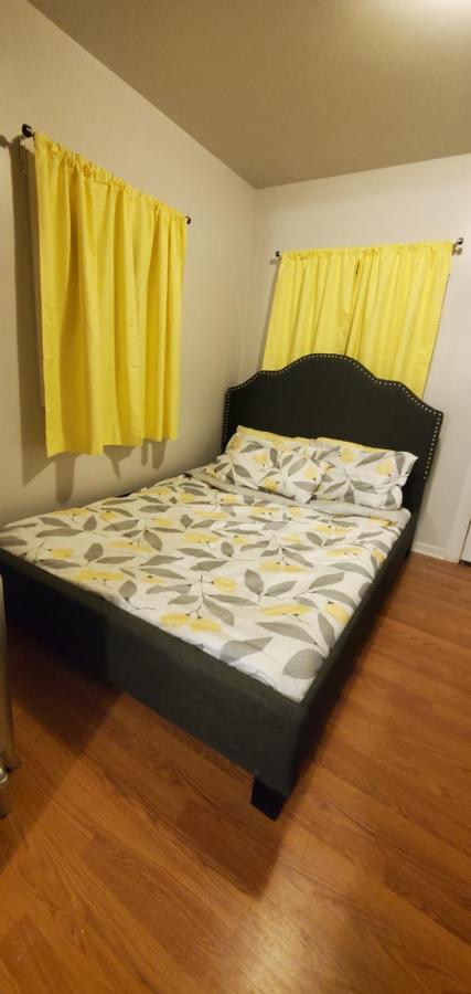 Cozy 1 Bedroom, 1 Min From Irving Park Blue Line, Free Parking Chicago Exterior photo